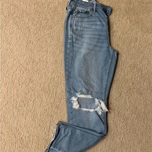 American Eagle Outfitters Light Blue Distressed Boyfriend Jeans